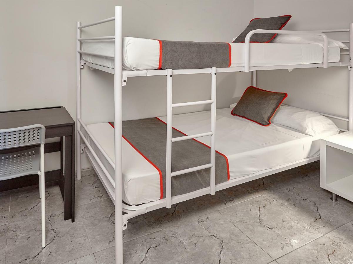 Hostal Mas Ferrer Cornellá de Terri Exterior foto