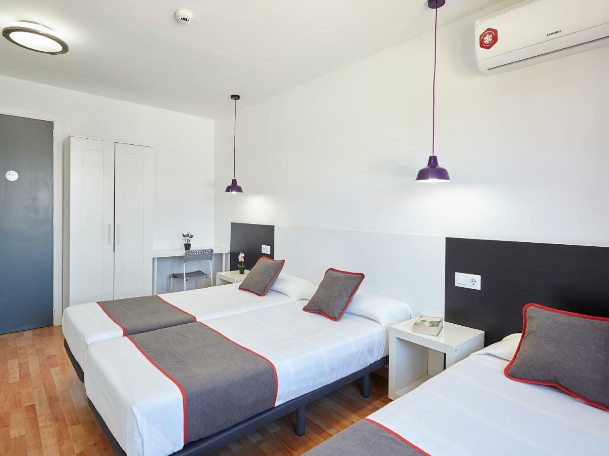 Hostal Mas Ferrer Cornellá de Terri Exterior foto