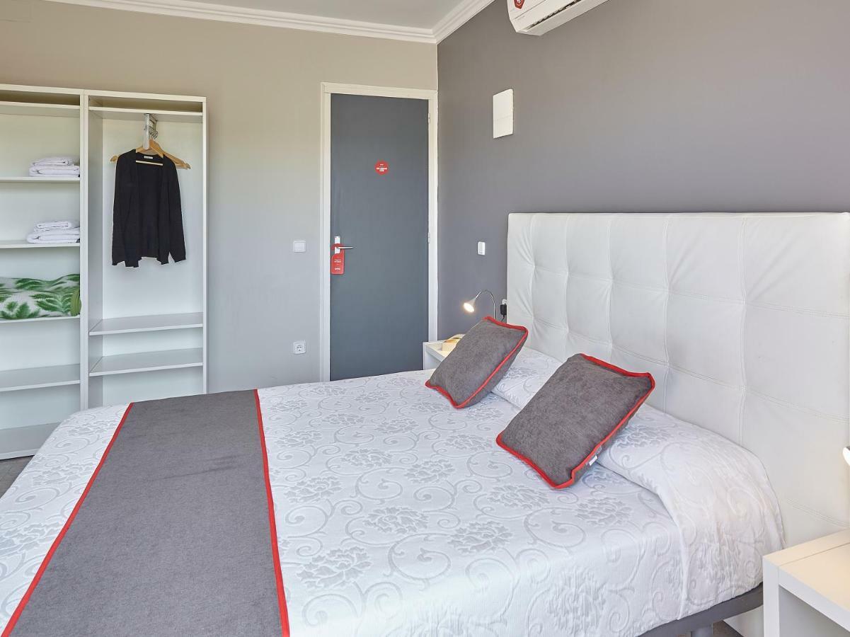 Hostal Mas Ferrer Cornellá de Terri Exterior foto