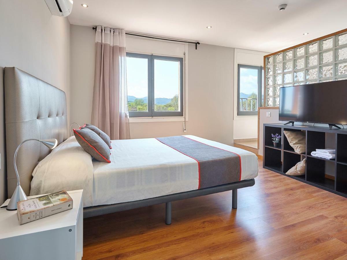 Hostal Mas Ferrer Cornellá de Terri Exterior foto