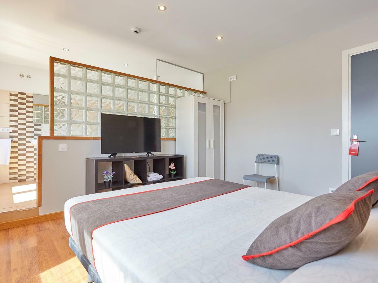 Hostal Mas Ferrer Cornellá de Terri Exterior foto