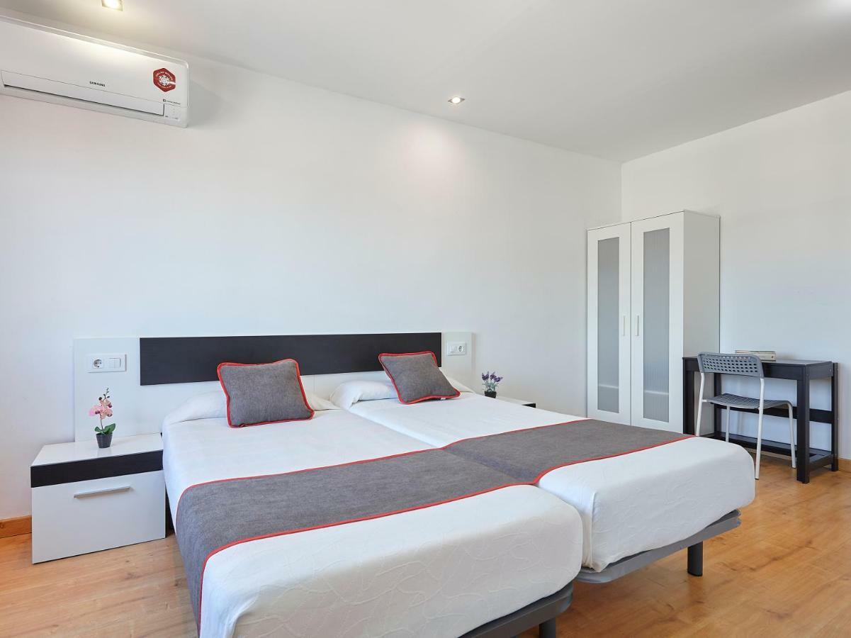 Hostal Mas Ferrer Cornellá de Terri Exterior foto
