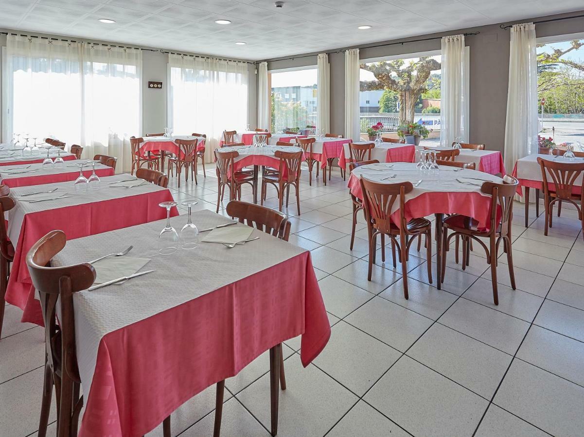 Hostal Mas Ferrer Cornellá de Terri Exterior foto