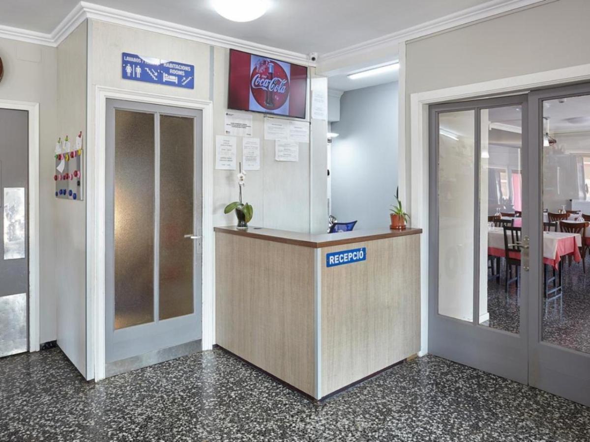 Hostal Mas Ferrer Cornellá de Terri Exterior foto